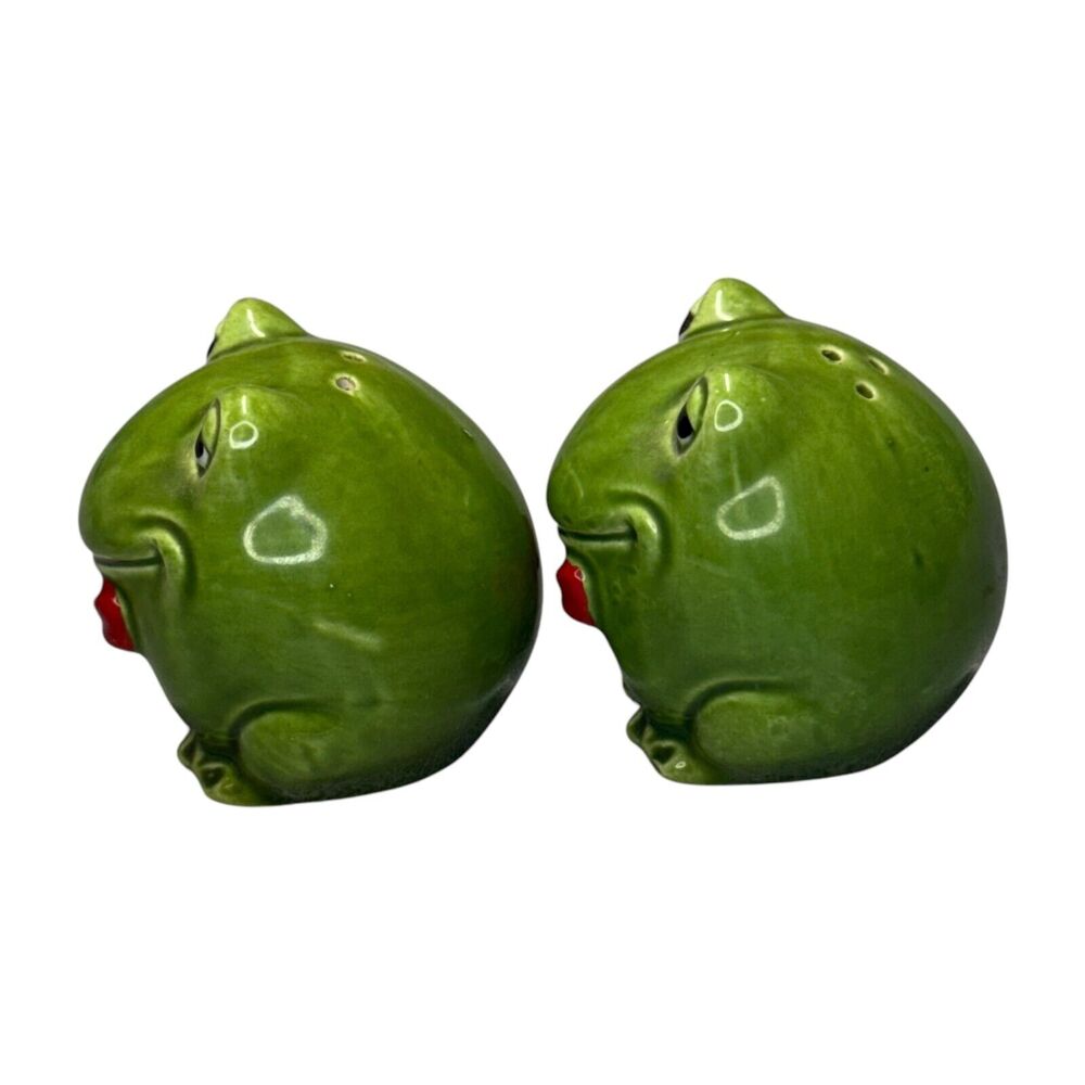 Vintage Pair of Green Happy Frog with Bowtie Salt & Pepper Shakers Ceramic - Picture 4 of 6